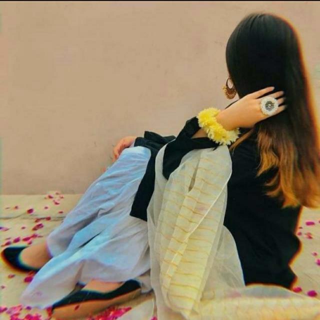 കോൾ ബോയ്സ് ലഭ്യമാണ്