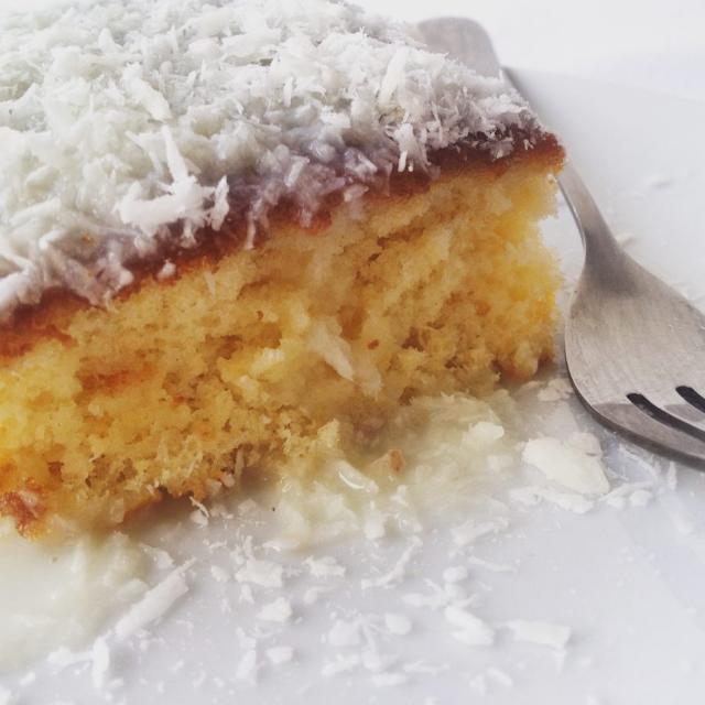 Bolo de côco gelado