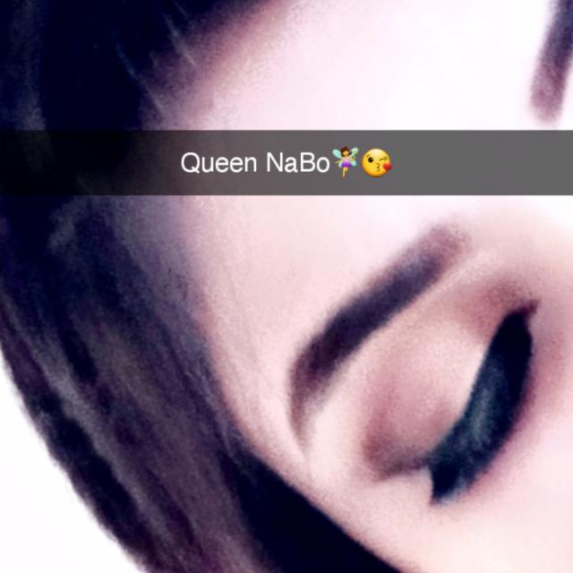 Qʉɇɇ₦👑 ₦₳฿ø