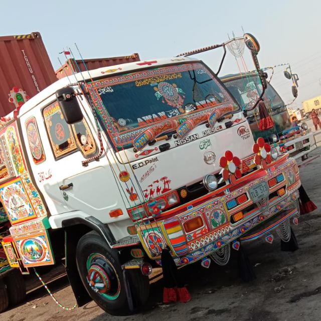 Kita pyar beqadra nal ???