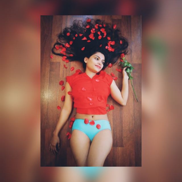 🌹රෝස මලේ නටුවේ කටු 🥀