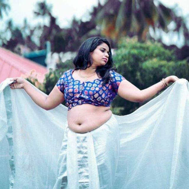 നീലത്താമര ?