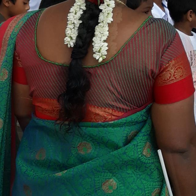   அடிமை ஆண்கள் மட்டும் வா