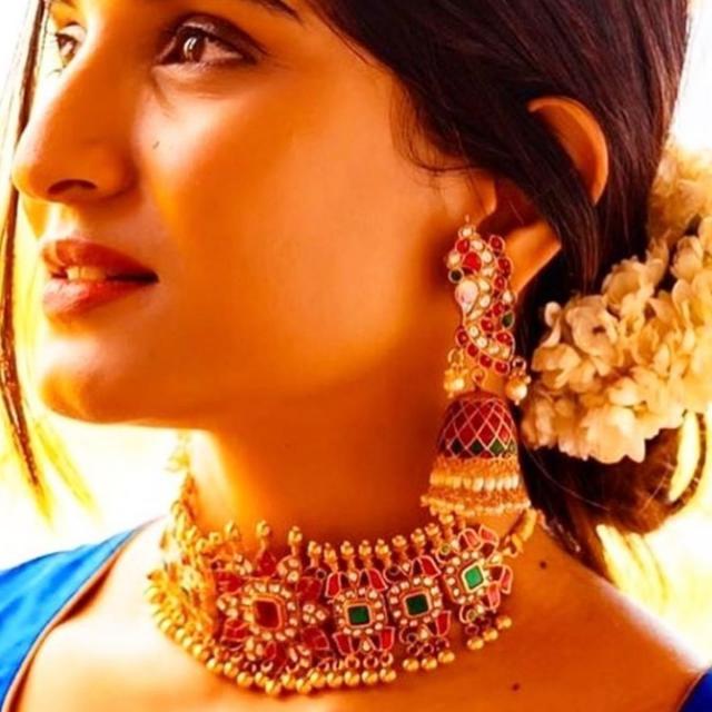 Ana's The Sparkles Shop ?