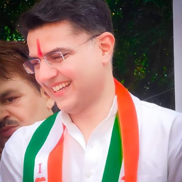आपणो पायलेट डिजिटल फोटो🙏🏻🙏🏻