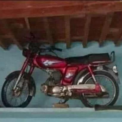 Yadhi de group kutty log