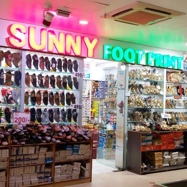 SUNNY FOOT PRINT ???