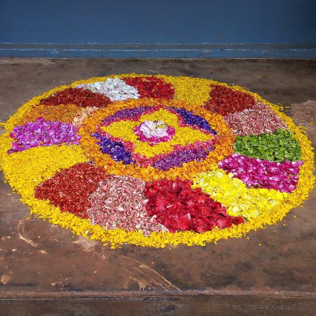 മലയാളിയുടെ ഓൺലൈൻ ?