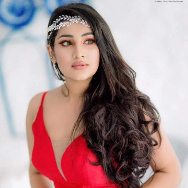 💕SITHUMINI FERNANDO ආදරේ අය 