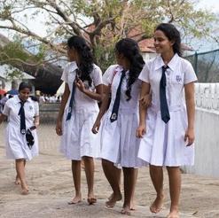 ස්කුල් කෙල්ලොන්ගෙ වැල