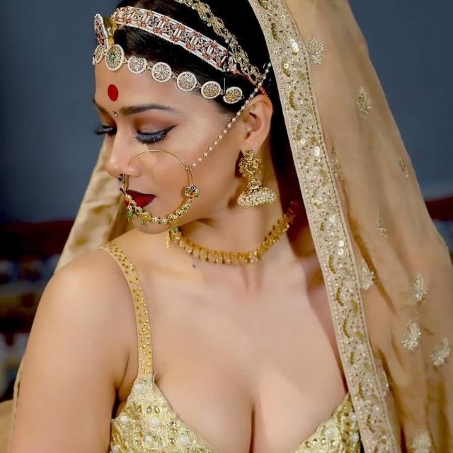 സുന്ദരി പെണ്ണ്