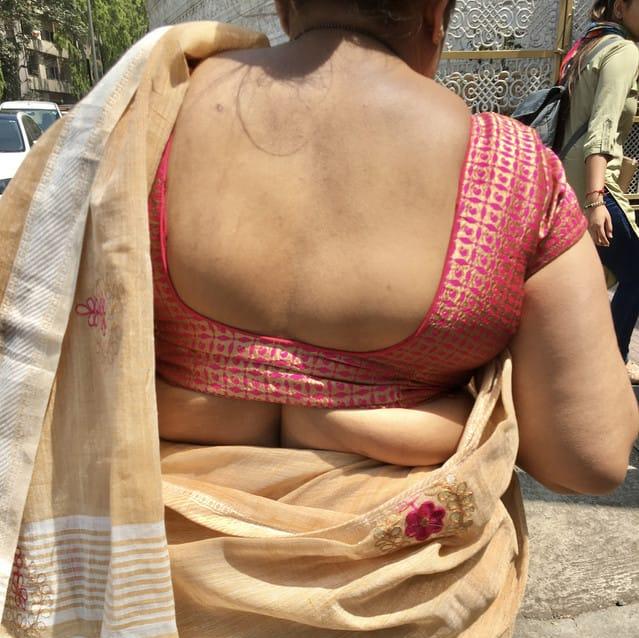 Soni ki moti gaand m land