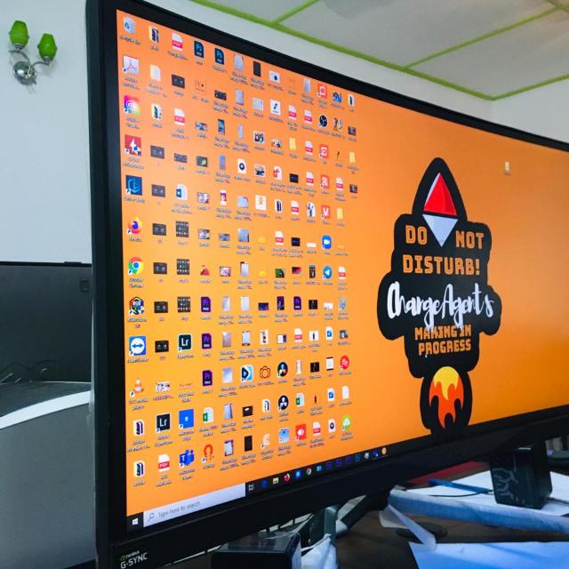 පෝන් සහ ඉලේක්ට්‍රෝනික් උපකරන විකිනීම