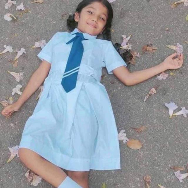 සුදු නංගී 