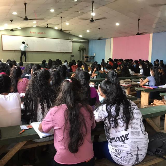 ලෂාන් සර් ol Maths අනුමාන