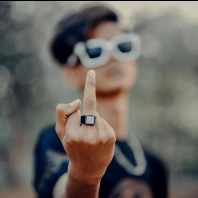 😎🍁जय..⃟🇰ɪɴɢमेकर᭄😎🍁