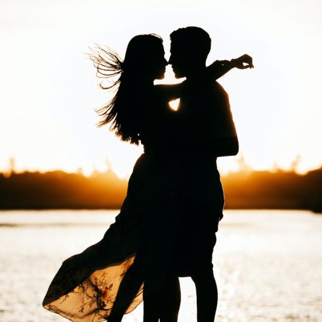 විශ්වාසවන්ත ඇසුරක් 