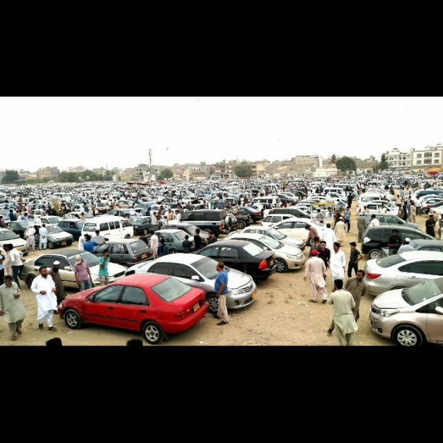گاڑیوں کا اتوار بازار