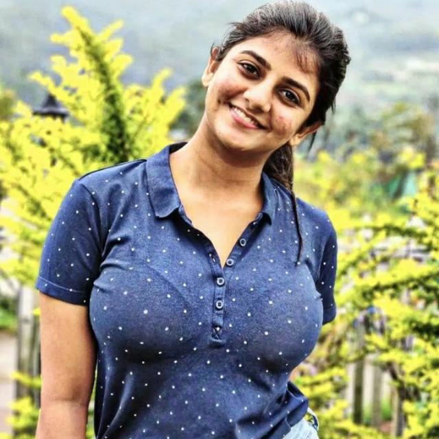 പെങ്ങളെ പൂറ് 