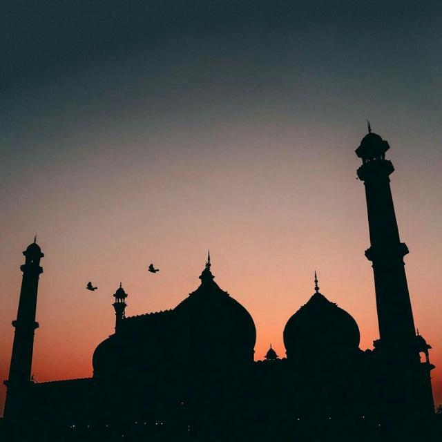 ?ʙᴇʀʙᴀɢɪ ᴄᴇʀɪᴛᴀ ᴅɪ ʙᴜʟᴀɴ ʀᴀᴍᴀᴅʜᴀɴ?