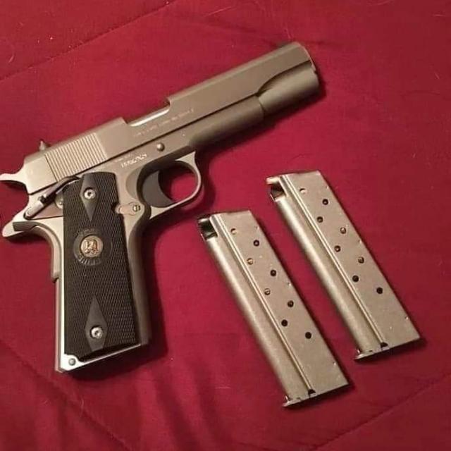 Rahul.   Raj  Gangstar  only gun ? selling