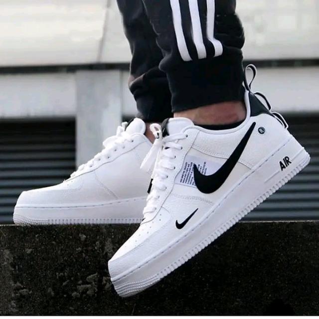 Sneakers\Nikes??