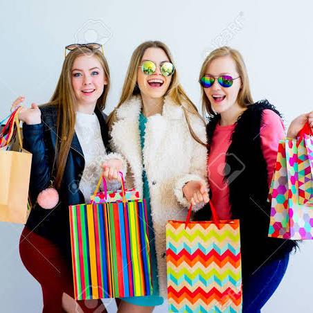 GIRLS SHOPPING LOW COST