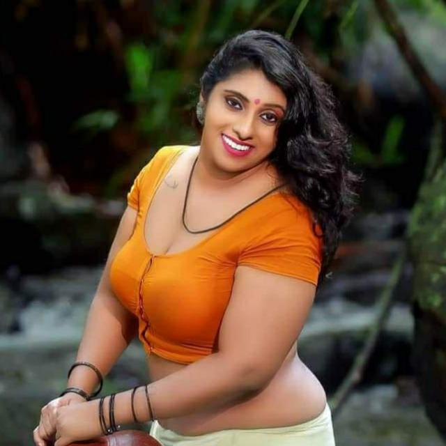 ?︎︎︎കേരള പെണ്ണുങ്ങൾ?︎︎︎