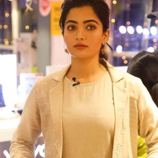 Rasmika mandana f c f