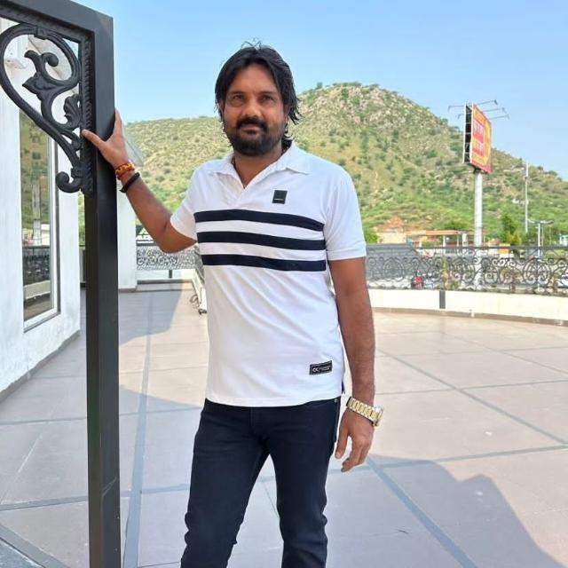 Pardhan kallu bushana