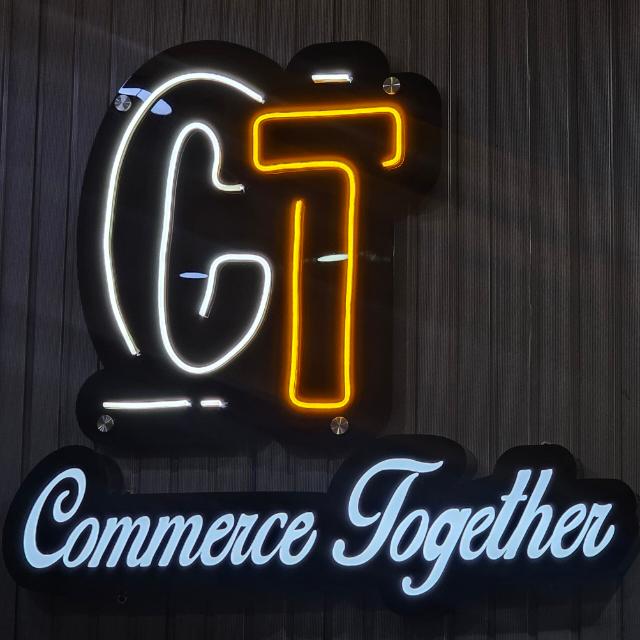 Commerce together
