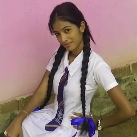 ස්කූල් කෙල්ලන්ට අතේ ගහමු