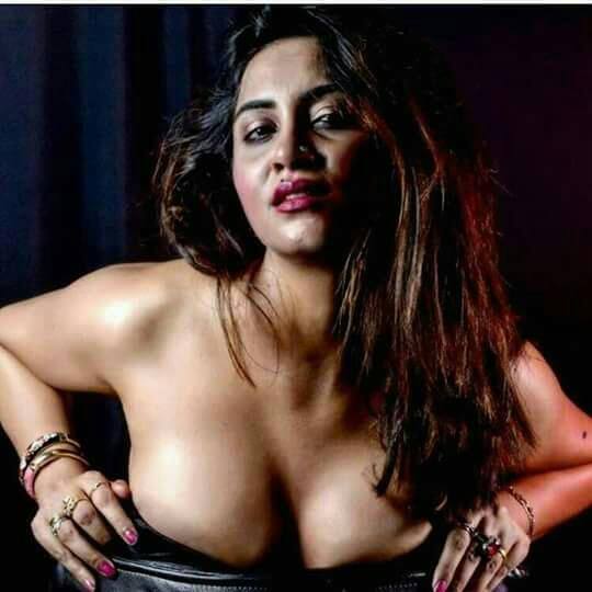 ???SANSKARI AWRATEEN ???