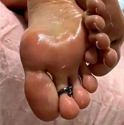 ලස්සන කොල්ලෝ...😜