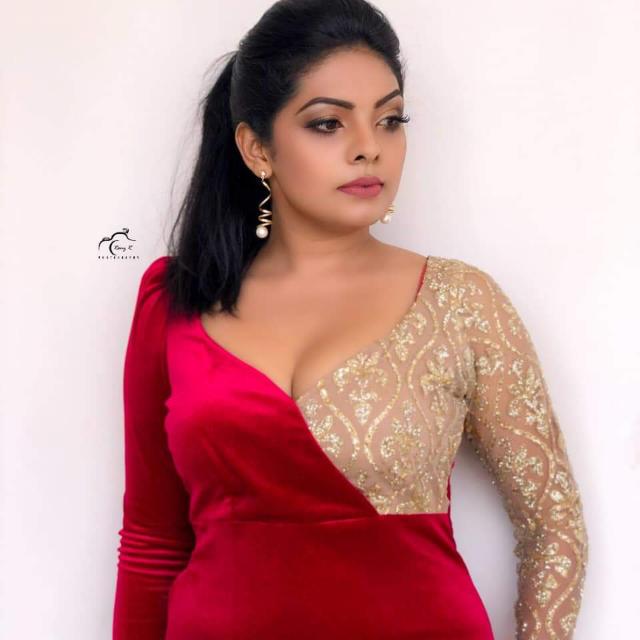 🤫නිලියන්ගේ වැල👈