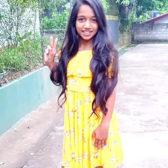 පොඩි කෙල්ලොන්ට ආස අය