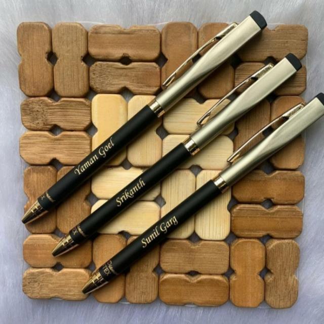 ? Gift and castomaiz shop ?