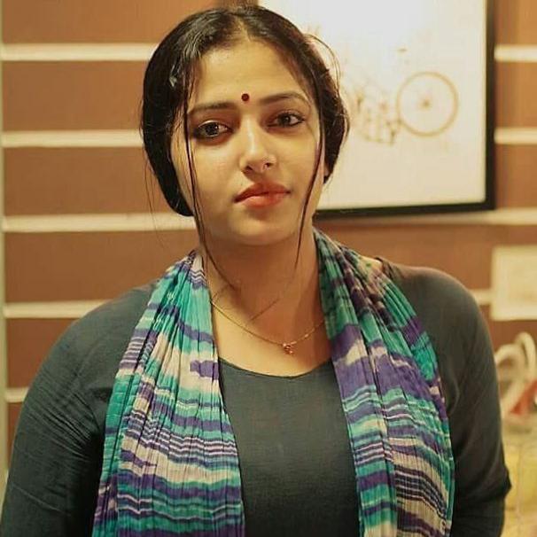 കമ്പിയാക്കും insta ❤