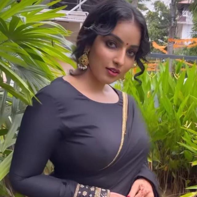 തുണ്ട് ഗ്രൂപ്പ് ??