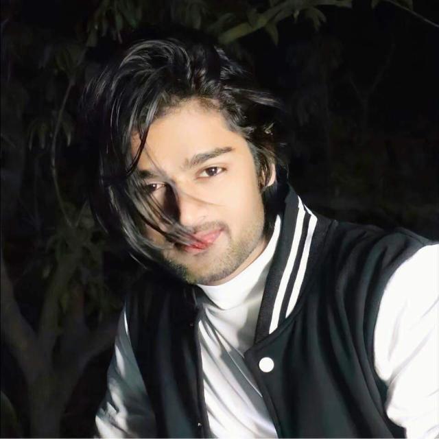 Alone Royal01 ❣️?