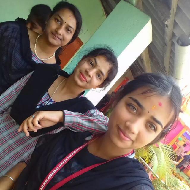 ආතල් එකක් ගන්න කැමති අක්කලා නංගිලා ඇන්ටිලා එන්න(කොල්ලො ඇඩ් වෙන්නෙපා බොරුවට)