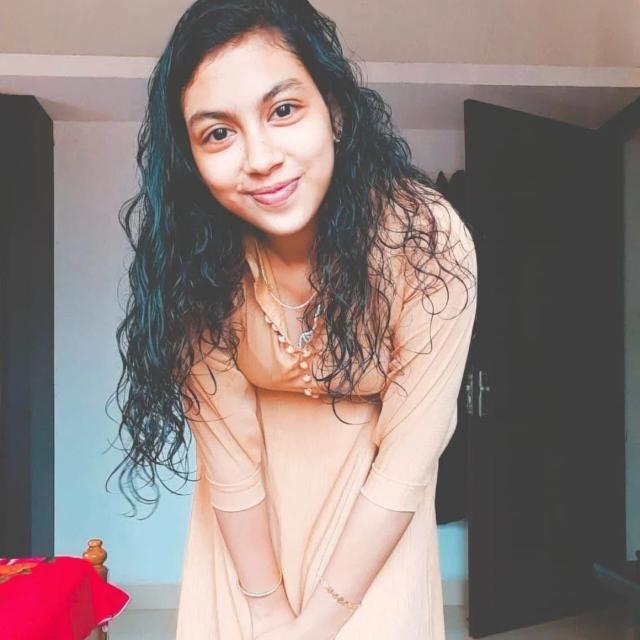 മല്ലു താത്ത??