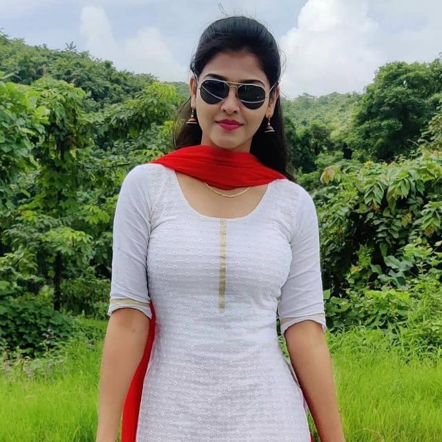 HOT BHABHI