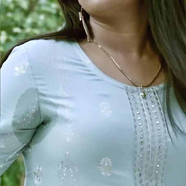 വിയർത്ത കക്ഷം??