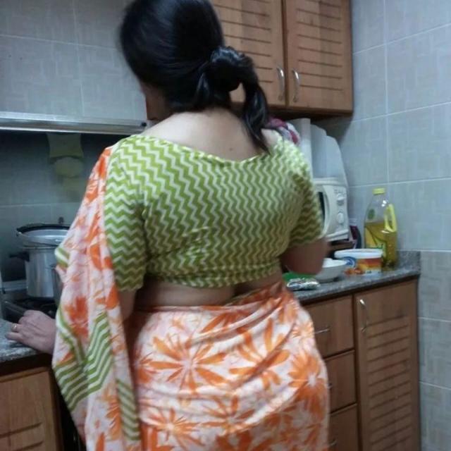 അമ്മ കഴപ്പി ?