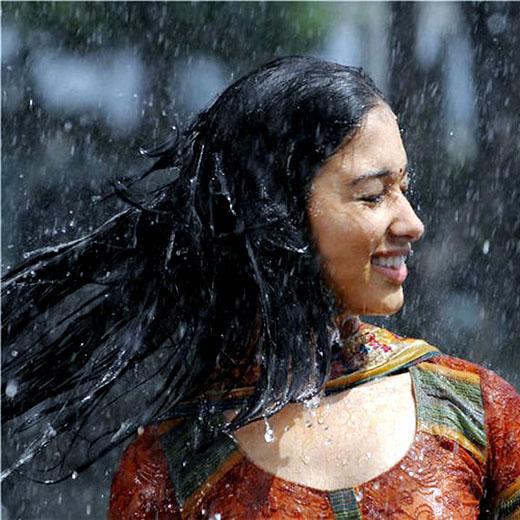 മുടിയിൽ ഒണ്ട് വെള്ളത്തുള്ളി 